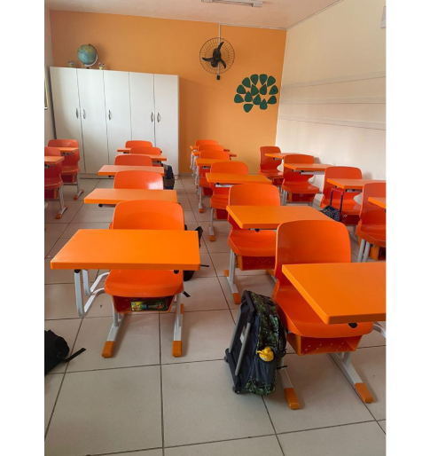 Cadeira Monobloco Juvenil