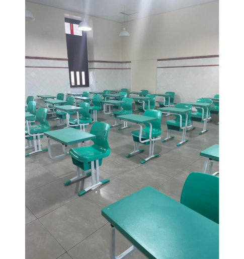 Cadeira Monobloco Juvenil