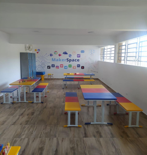 Conjunto Refeitório com Bancos Infantil - 1,80 x 0,80 cm