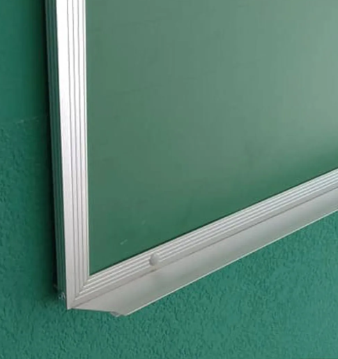 Quadro Verde Liso Reto - Lousa Profissional - Moldura Frisada